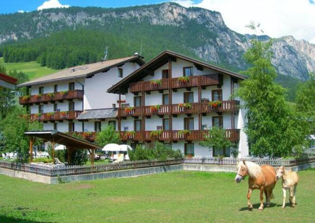 Appartamenti Astoria La Villa La Villa  Luaran gambar